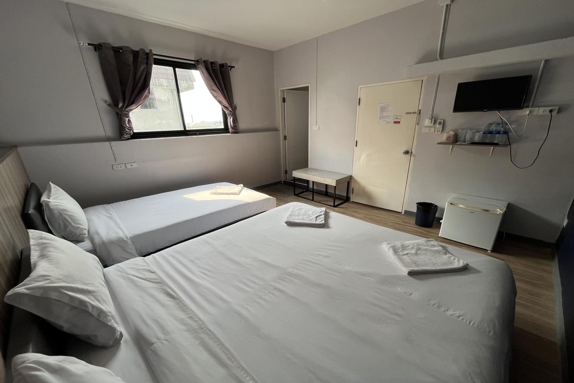 Blue26 Hotel Ban Wat Sala Daeng Luaran gambar