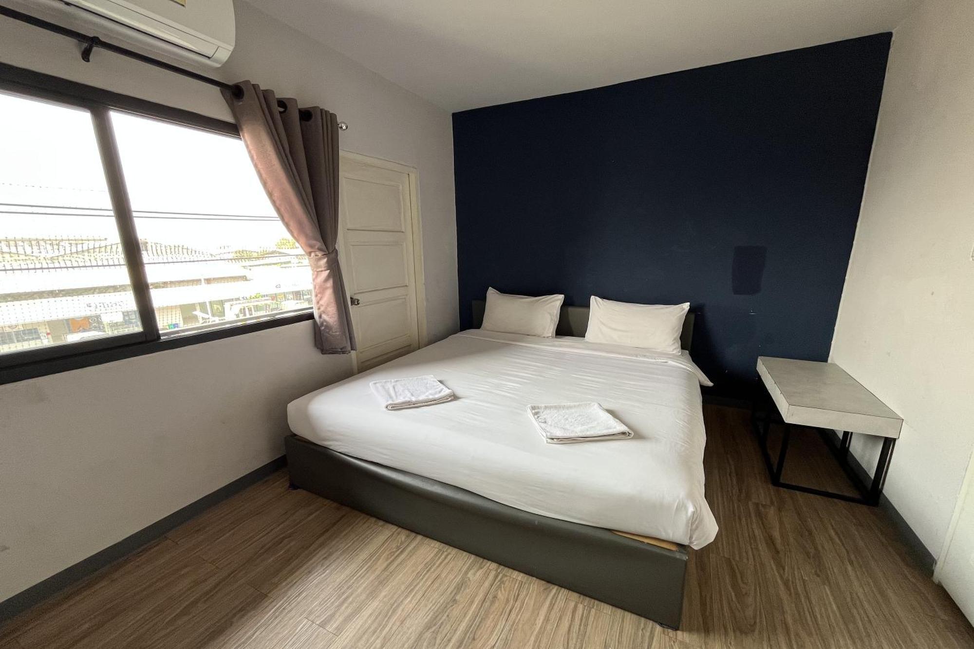 Blue26 Hotel Ban Wat Sala Daeng Luaran gambar