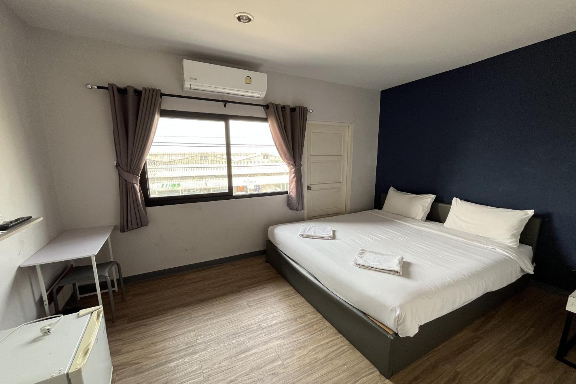 Blue26 Hotel Ban Wat Sala Daeng Luaran gambar