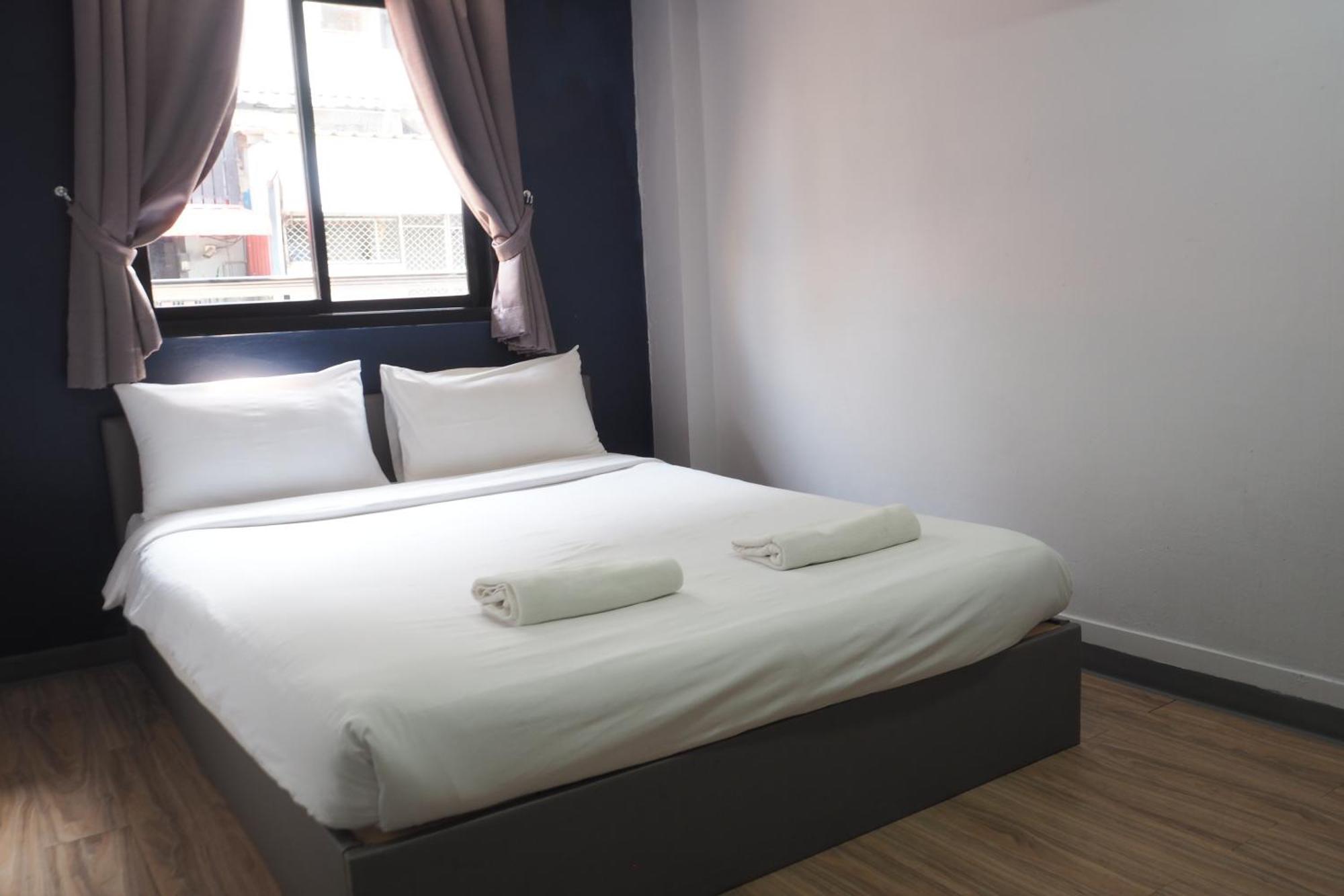 Blue26 Hotel Ban Wat Sala Daeng Luaran gambar
