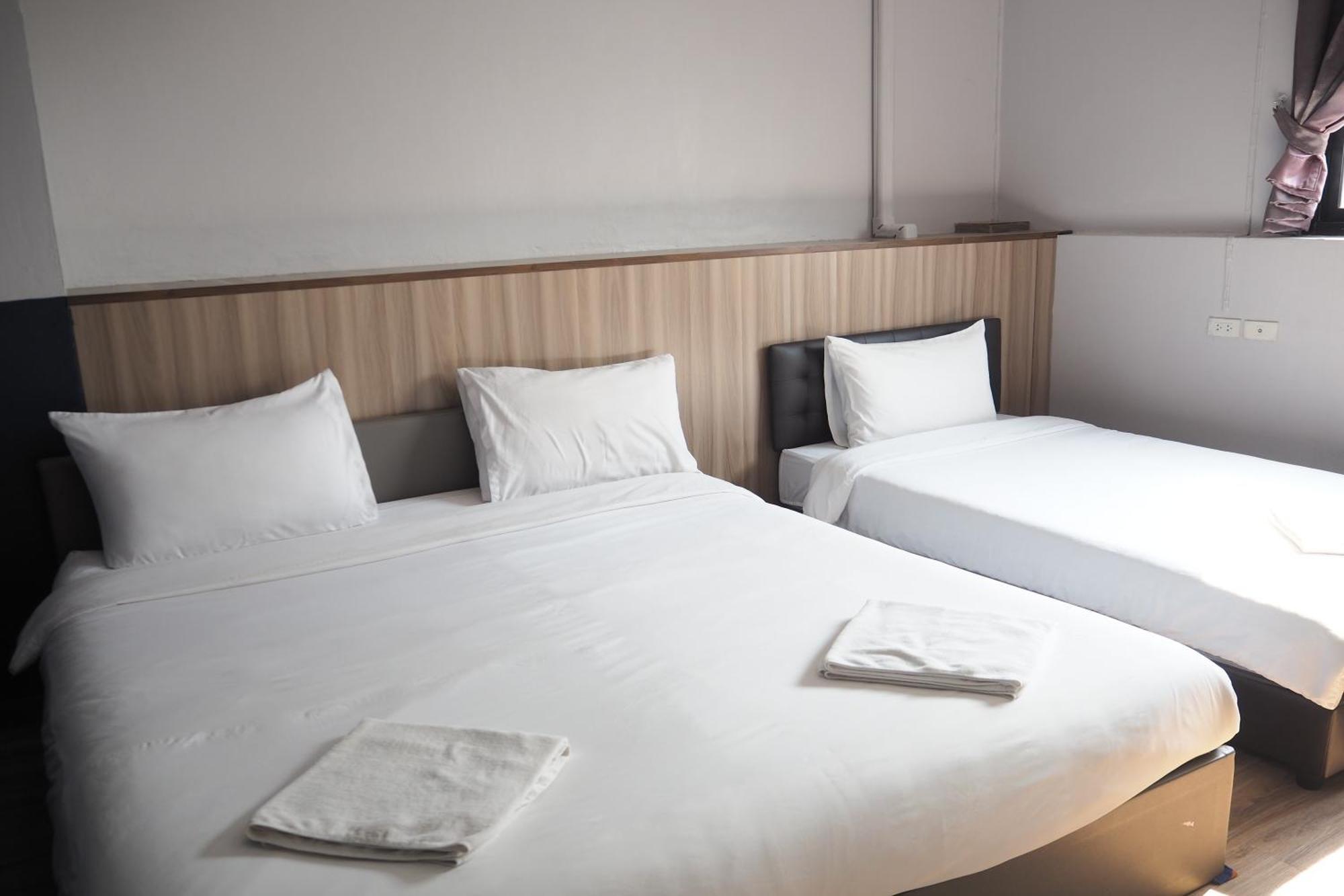 Blue26 Hotel Ban Wat Sala Daeng Luaran gambar